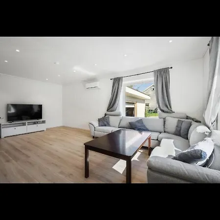 Et Fint Og Stort Enebolig Sentralt I Voss! Дом отдыха *