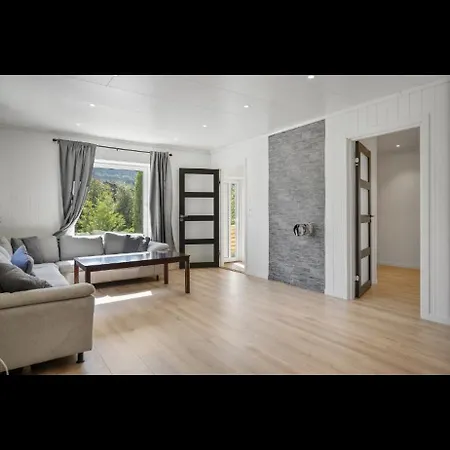 Et Fint Og Stort Enebolig Sentralt I Voss! Дом отдыха Voss